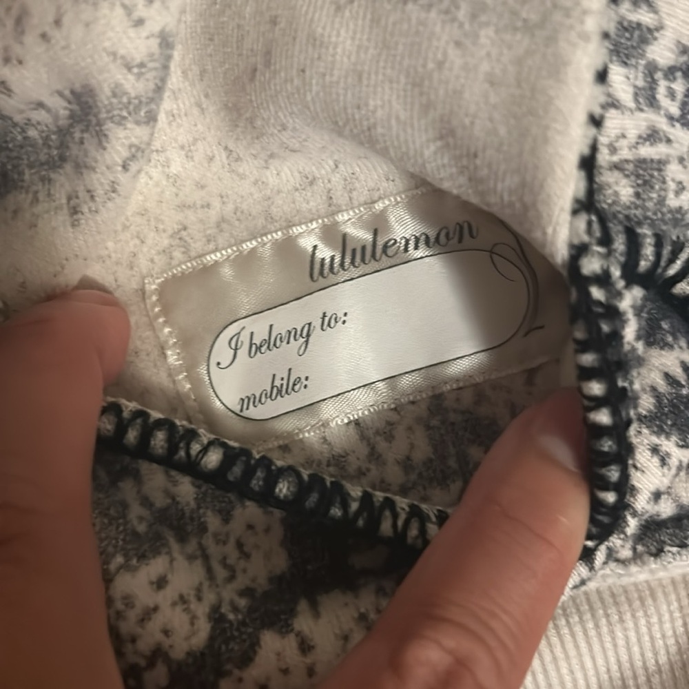 LULULEMON LIMITED EDITION HOODIE SZ 8 - Picture 8 of 8